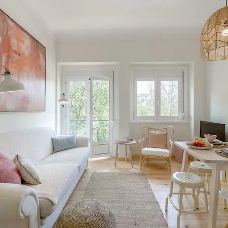 Sunny, Bright And Quiet Apartment, By Timecooler * Lisbona
