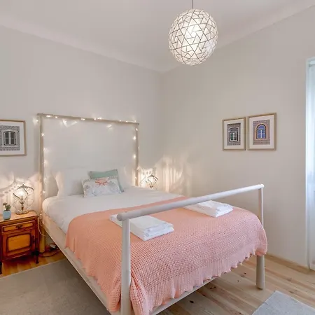 Sunny, Bright And Quiet Apartment, By Timecooler Lissabon