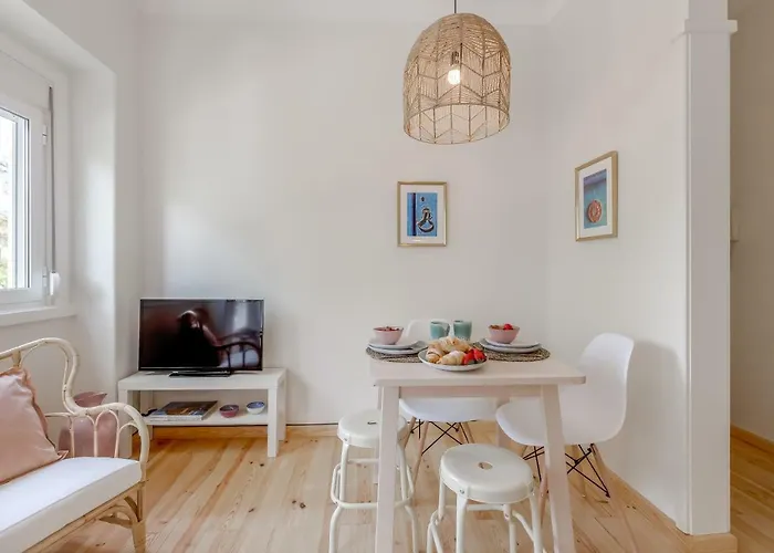 Sunny, Bright And Quiet Apartment, By Timecooler Apartment *