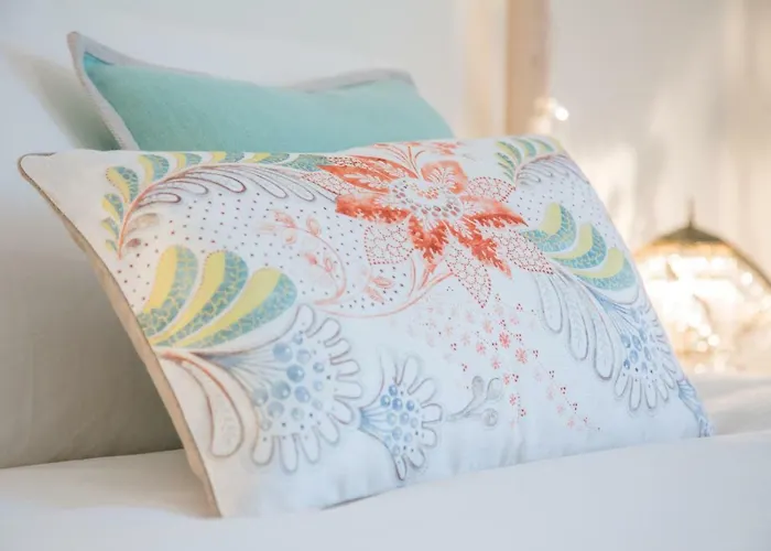 Sunny, Bright And Quiet Apartment, By Timecooler Lisbon