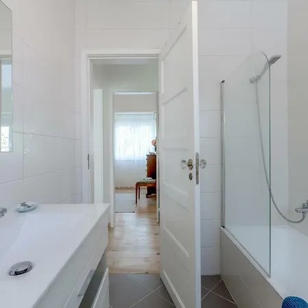 Apartament Sunny, Bright And Quiet Apartment, By Timecooler Lizbona