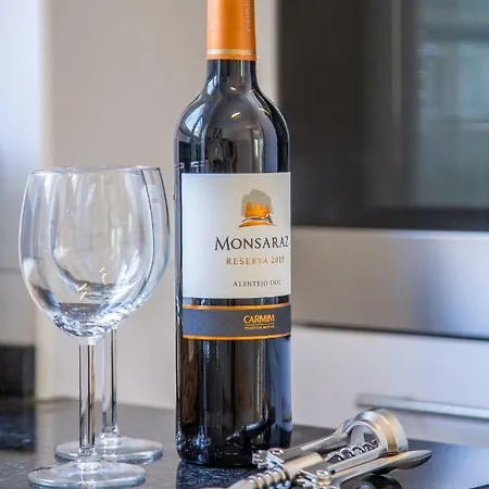 Апартаменты Sunny, Bright And Quiet Apartment, By Timecooler *